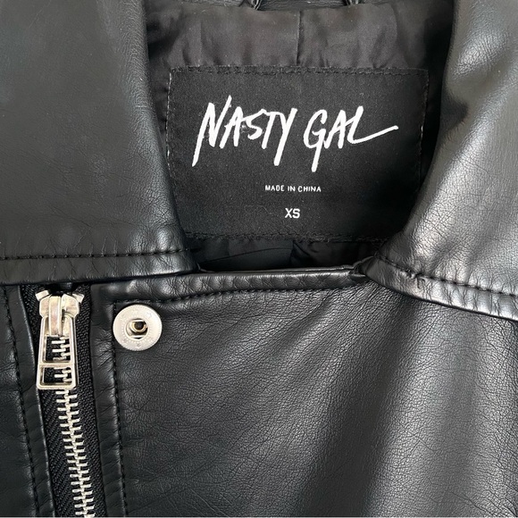 VINTAGE: BAUHAUS x NASTY GAL Cropped Faux Leather Moto Jacket (Limited Edition) - Picture 9 of 12